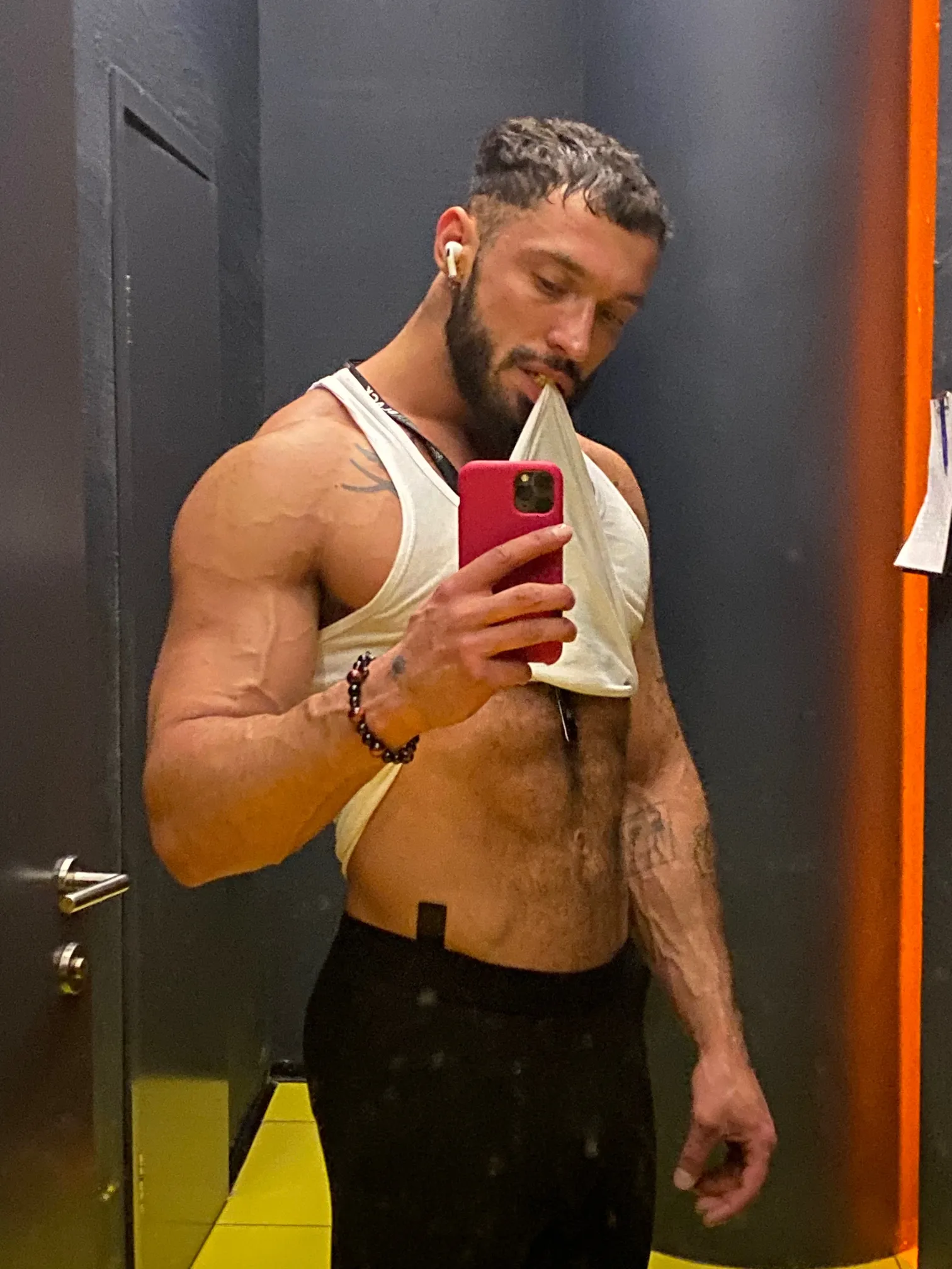 nikfros_yasha