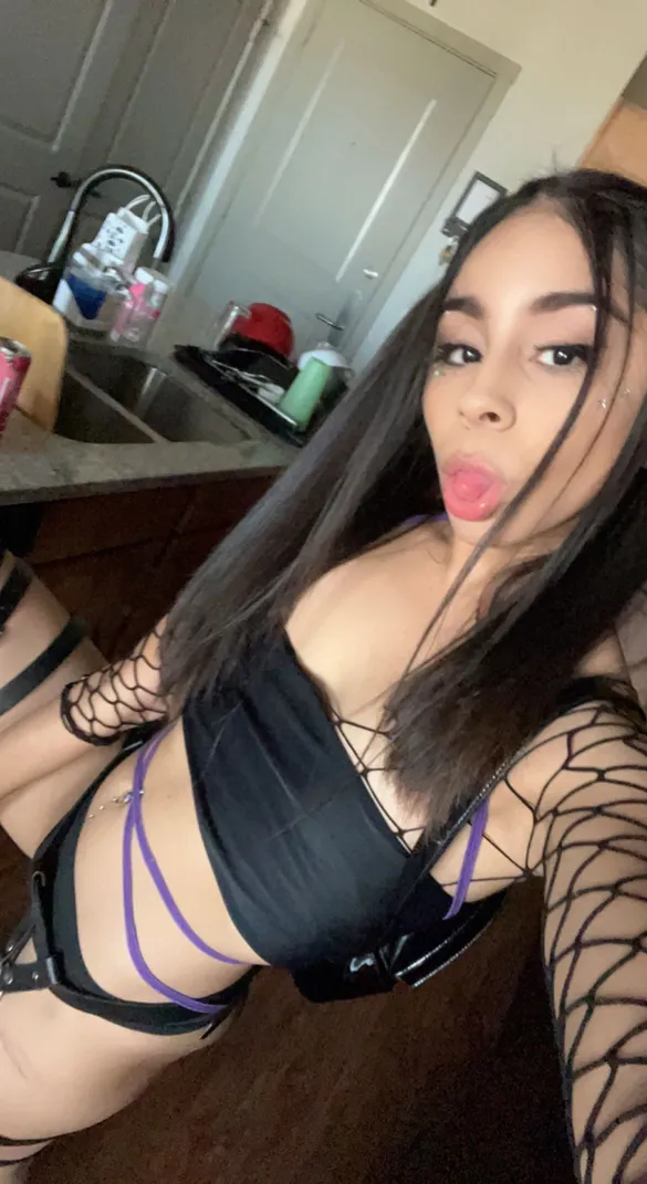 Mel 🦋 ~~~