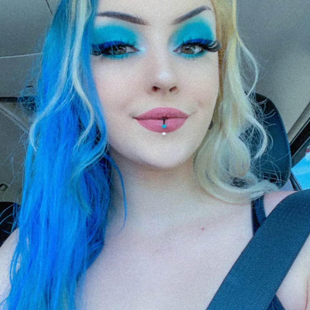 Ayla Irene 🖤🥀🐇