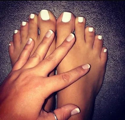 Toes&amp;Hoes