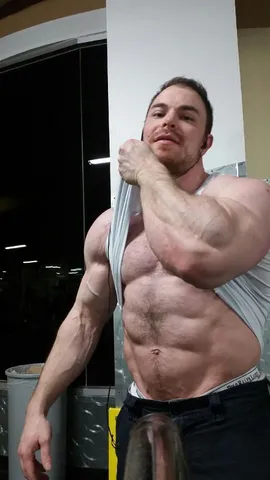 Muscle God Brendan