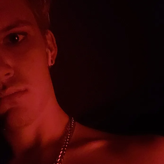 Scarlet Twink