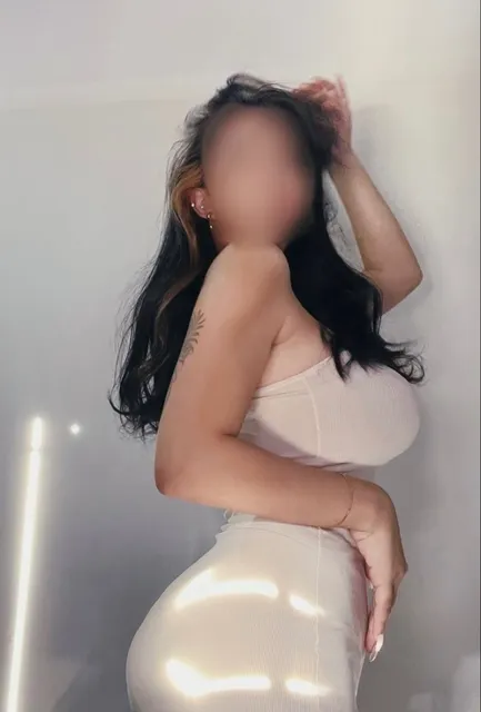 Freya 🌹 36E (British Chinese)