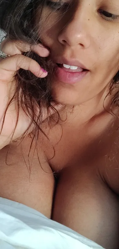 FlirtyWifeLala