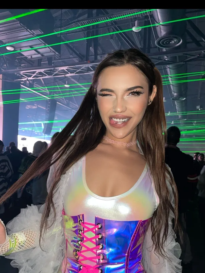 Maddie Raves