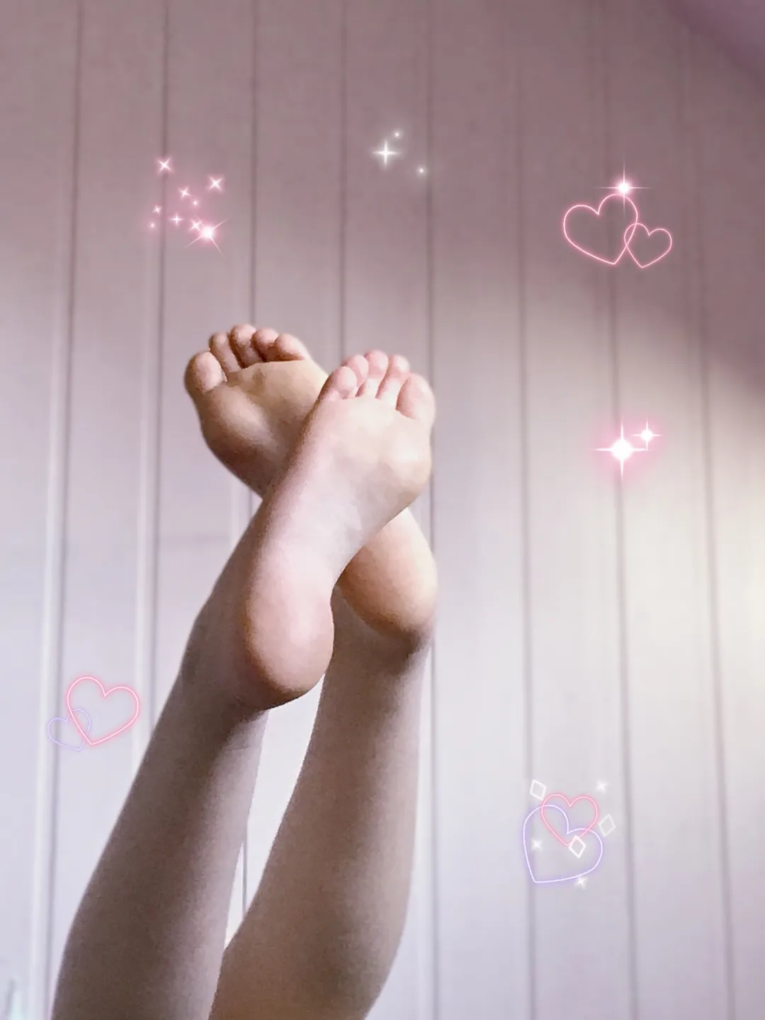 Dawns’ cute feet 👣✨