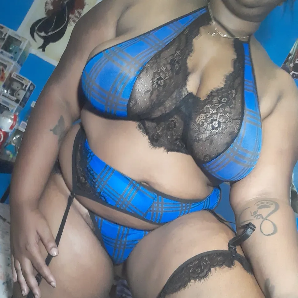 Busty Gamer Girl