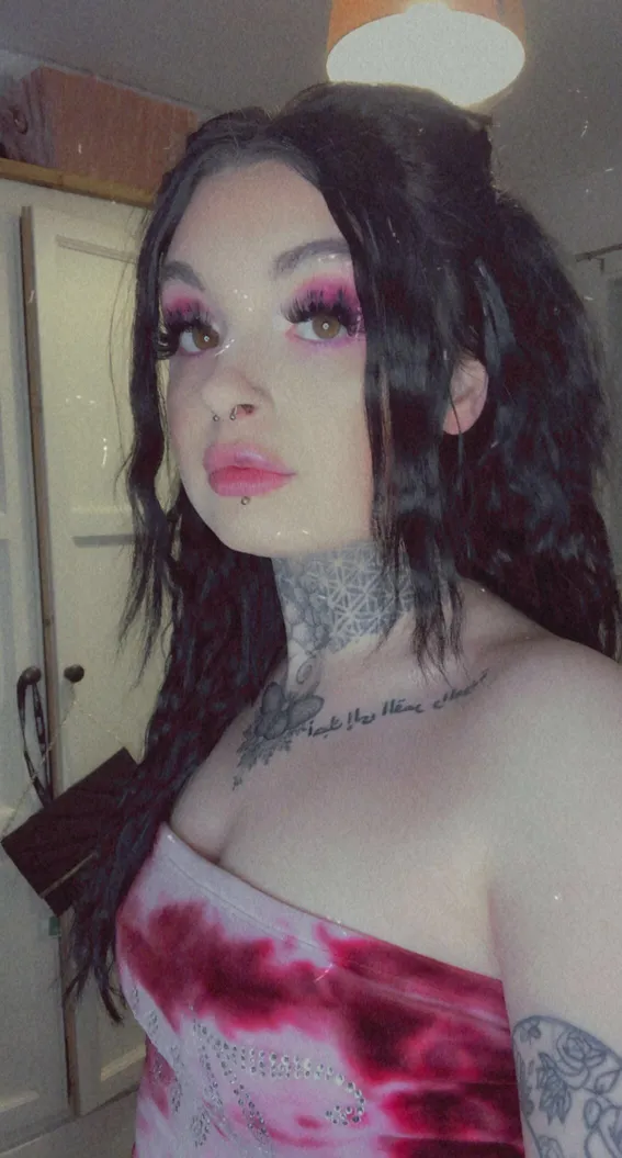 Laura_x