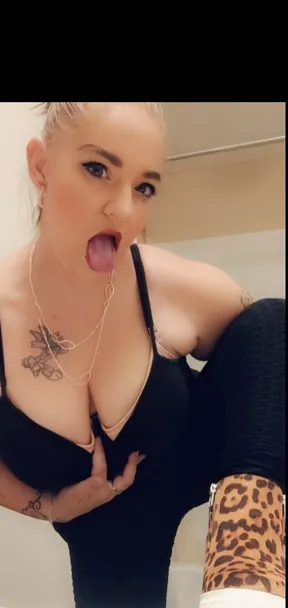 ⚠️💦 SLIPPERY WHEN WET💦⚠️